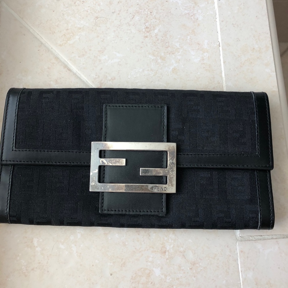 Black fendi wallet FF print ♥️